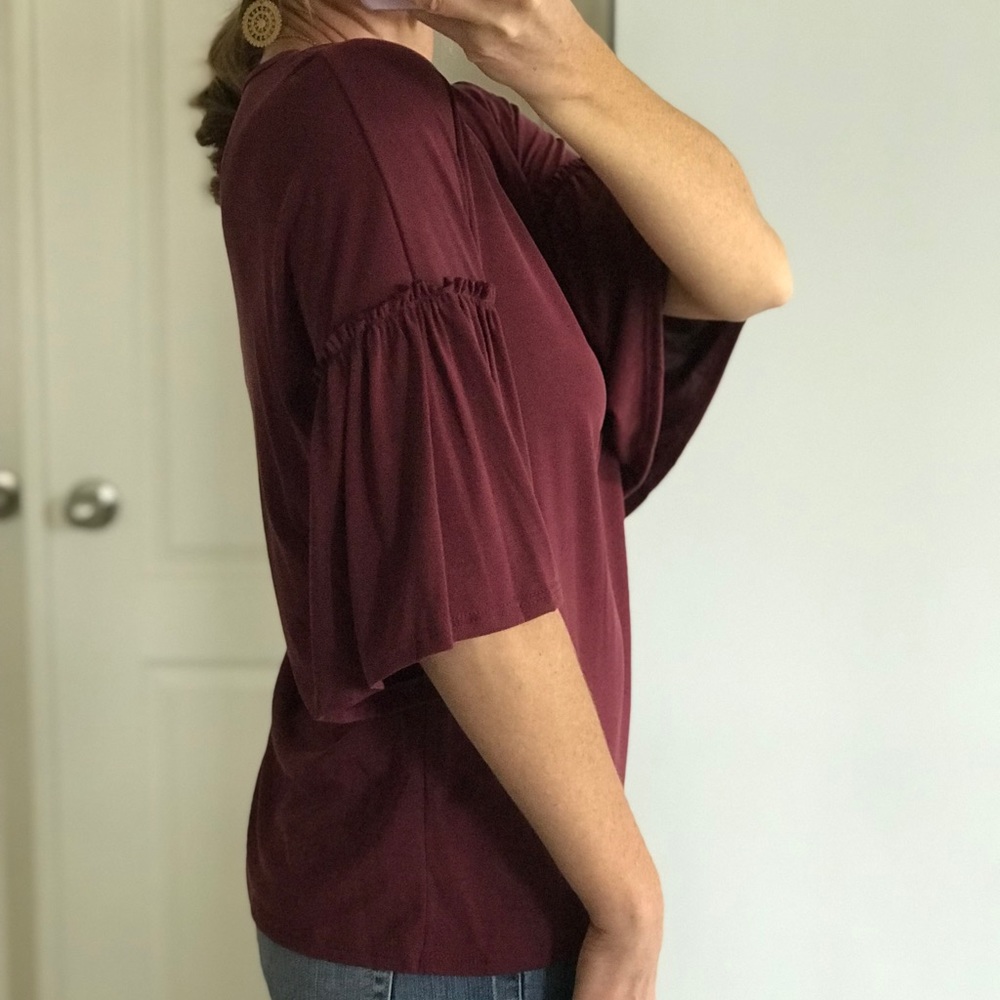 🌺1 MEDIUM🌺Wine Bell Sleeve Top - Picture 4 of 6
